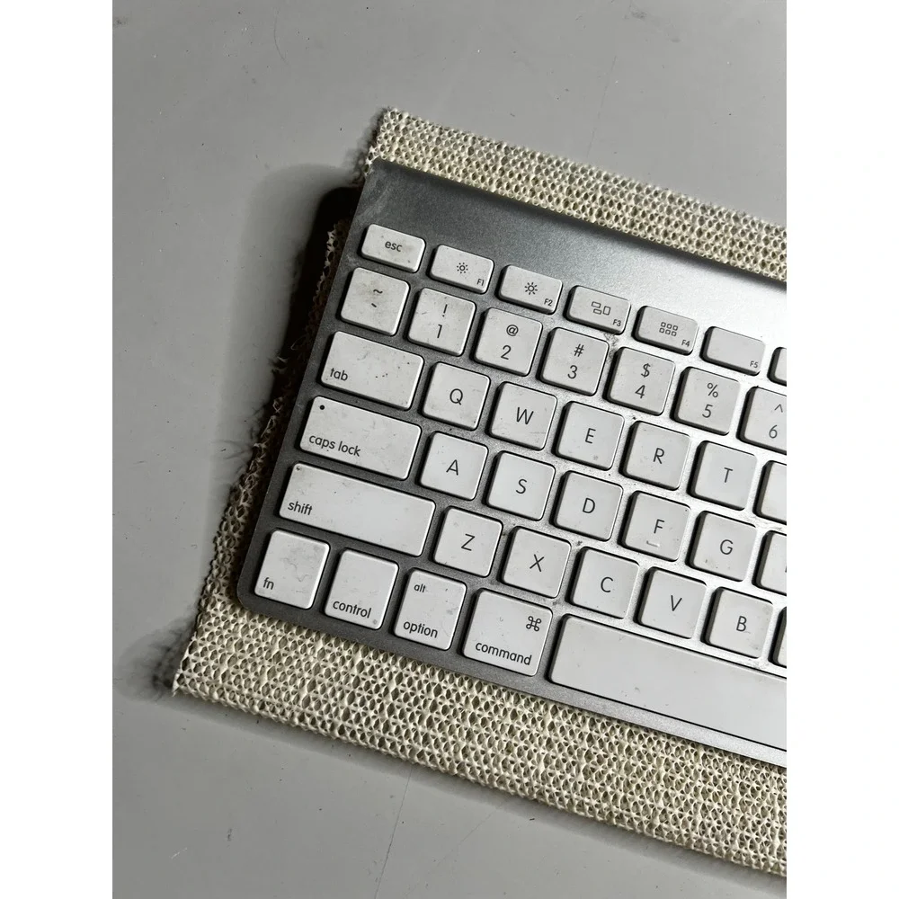 Apple Wireless Keyboard A1314 Silver Aluminum Bluetooth Untested For Parts